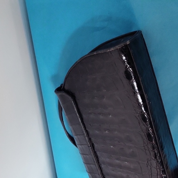 Susan Gail Shoulder Bag - Picture 14 of 14